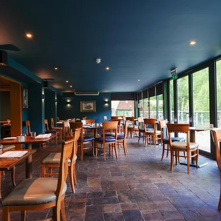 Chevin Country Park & Hotel 3*