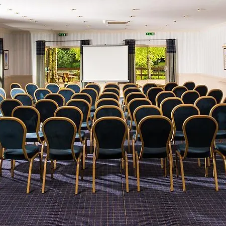 Chevin Country Park & Hotel 3*