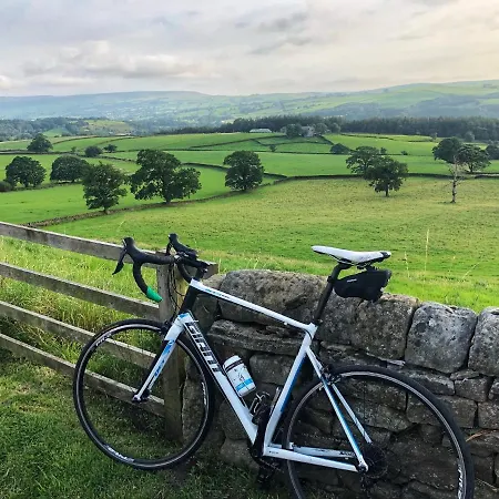 Chevin Country Park & Hotel 3*