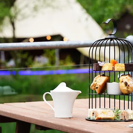 Chevin Country Park & 3* Otley (West Yorkshire)