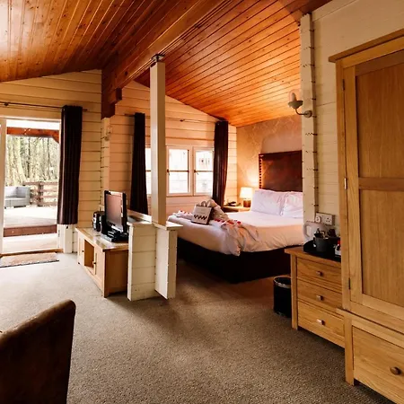 Chevin Country Park & 3* Otley (West Yorkshire)